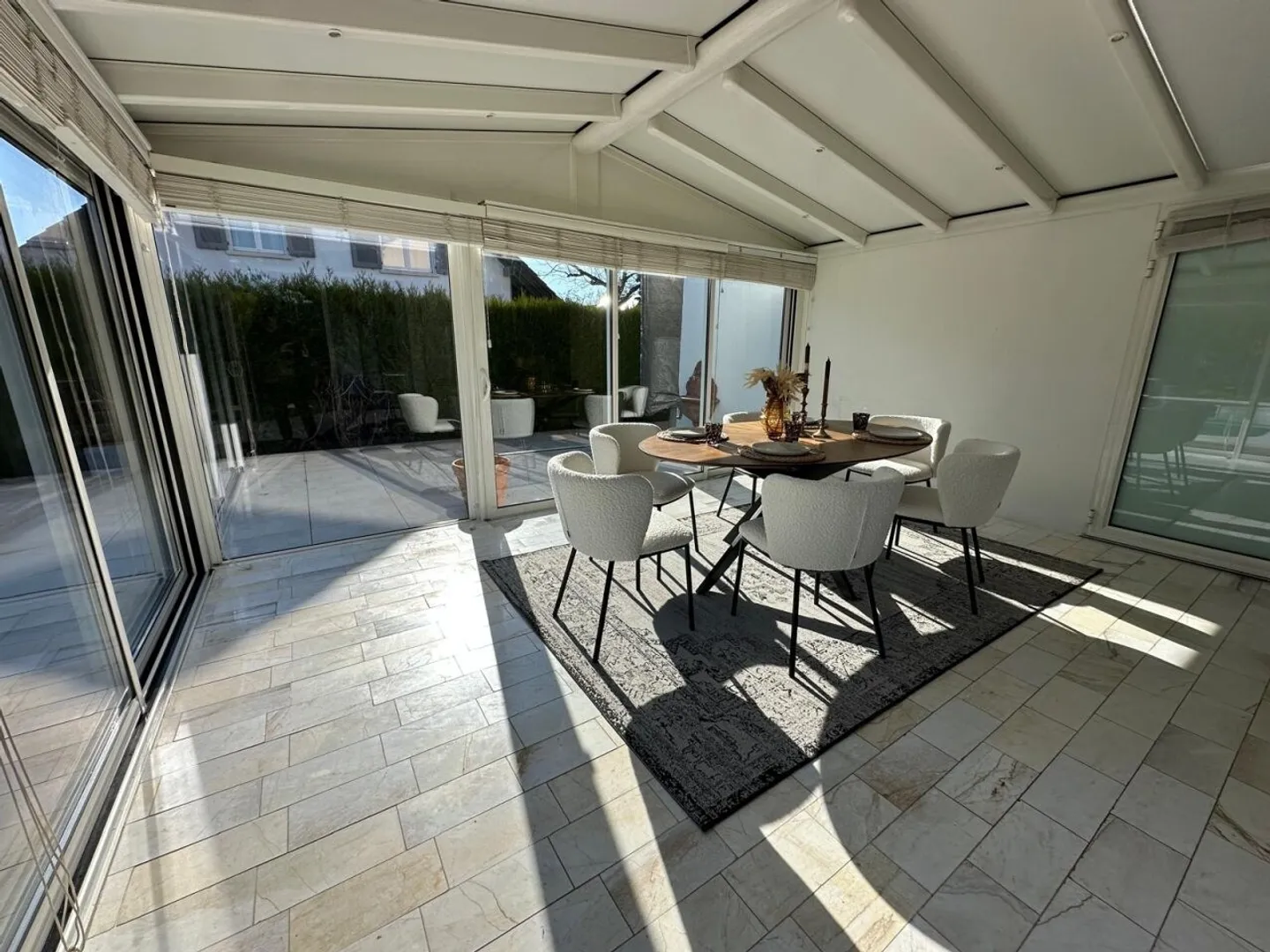 Splendid semi-detached villa / 4 bedrooms / 3 bathrooms / Garden / Pool - Photo 4 of 13