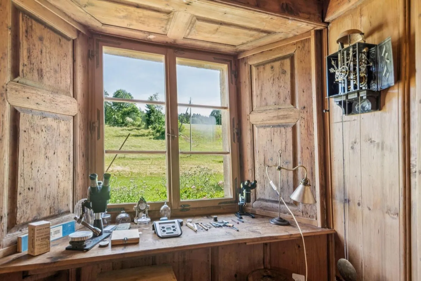 Magnificent renovated farm. Entered into the history of watchmaking - Photo 9 of 13