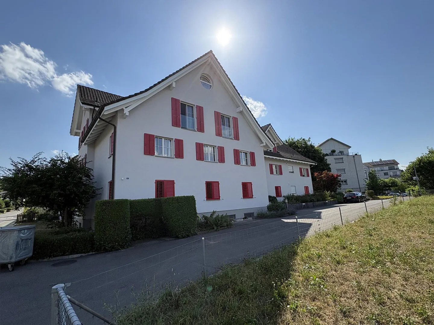 À vendre grand appartement de 2 1/2 pièces avec terrasse - Photo 1 sur 10