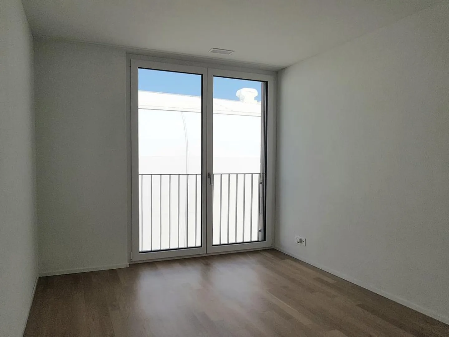 3.5 Room Apartment - Photo 4 of 8