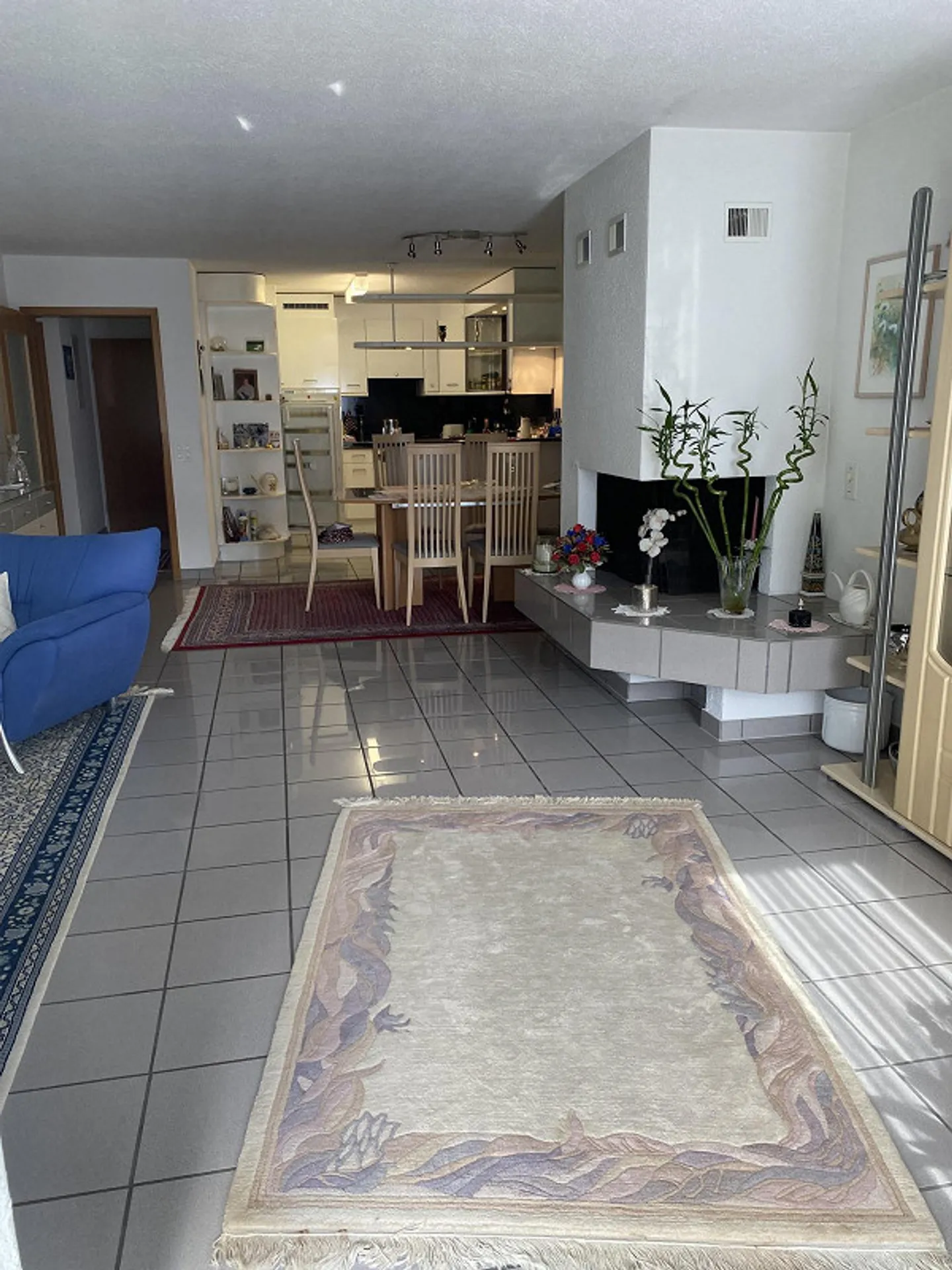 À vendre grand appartement de 2 1/2 pièces avec terrasse - Photo 4 sur 10
