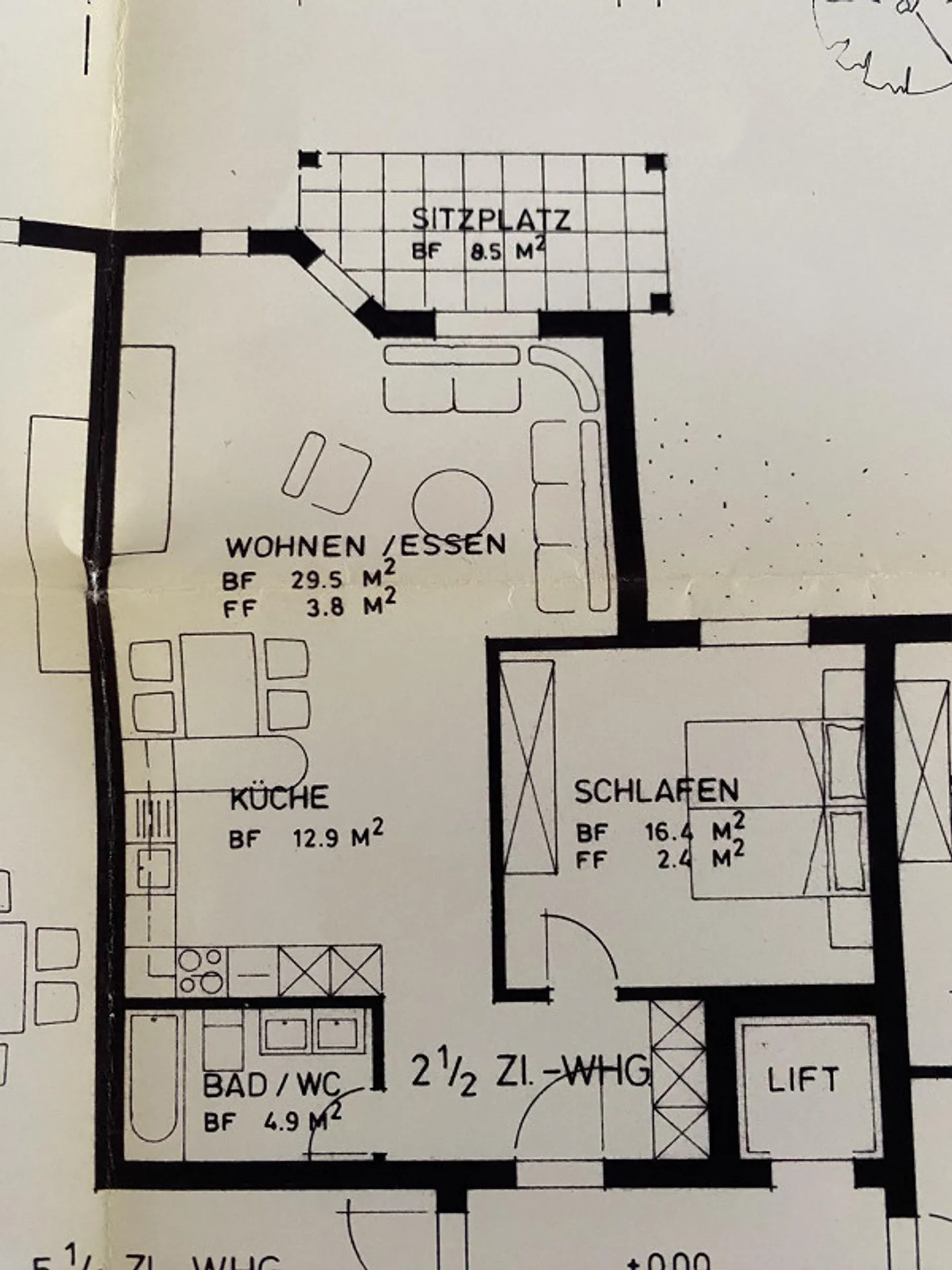 À vendre grand appartement de 2 1/2 pièces avec terrasse - Photo 10 sur 10