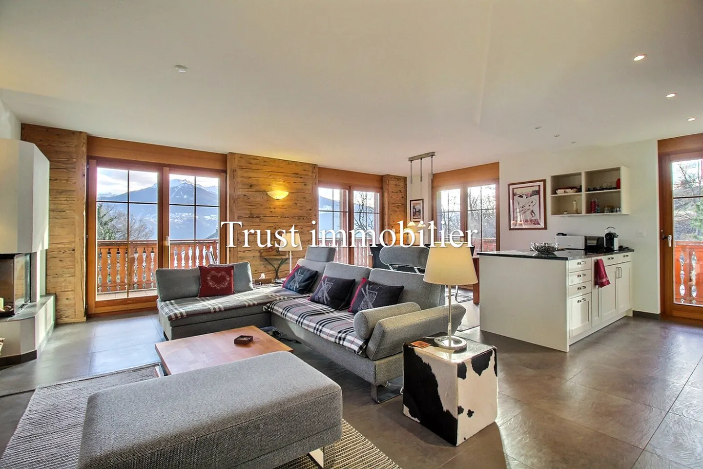 4024. Esclusività. Superbo appartamento di montagna - Foto 3 di 20