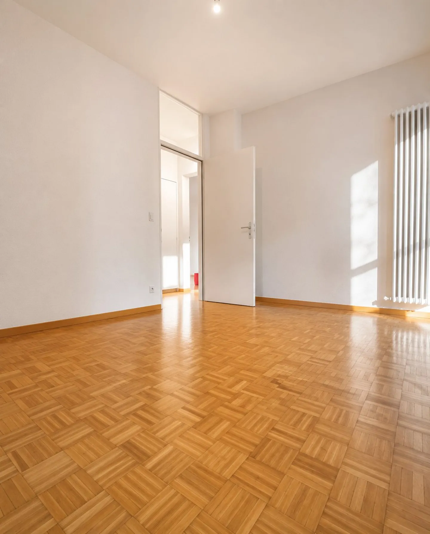 Helles Apartment mit Balkon - Foto 2 von 6