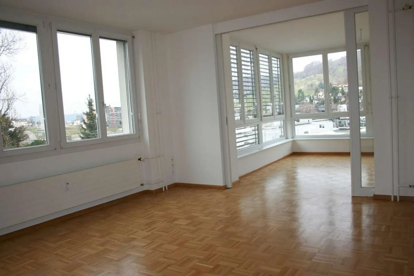 Attractive and spacious apartment with large winter garden - Photo 8 of 11