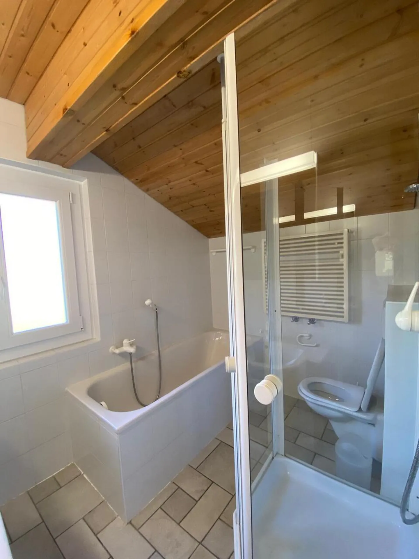 Bel appartamento di 3 locali in affitto tutto l'anno, vicino al centro di Crans - Foto 3 di 26