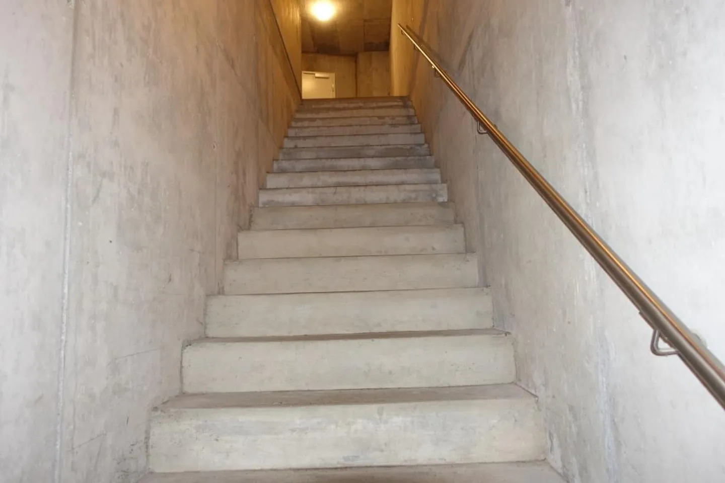 Top Offer! Living centrally in the city center of Lyss - Photo 21 of 23