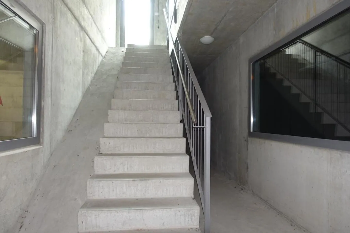 Top Offer! Living centrally in the city center of Lyss - Photo 23 of 23
