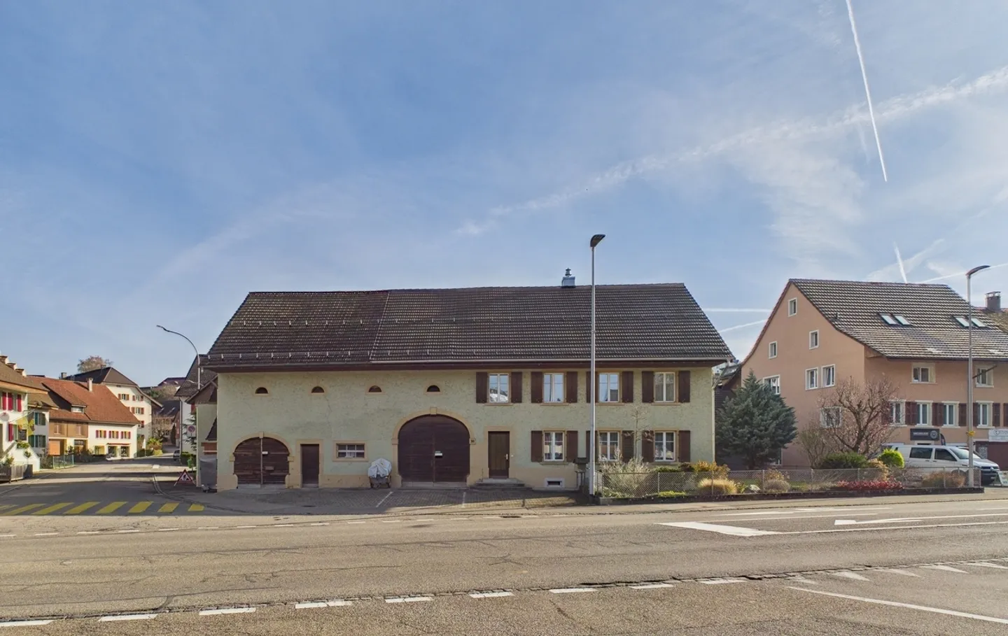 Mehrfamilien-/Bauernhaus auf grosser Parzelle im oberen Fricktal mit viel Potenzial - Foto 4 von 6