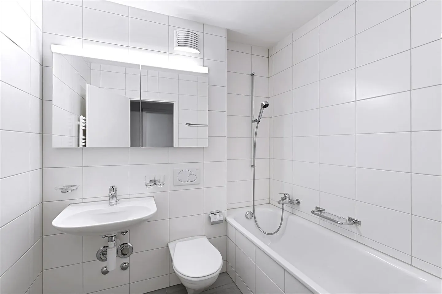 Apartment for rent - Photo 3 of 5
