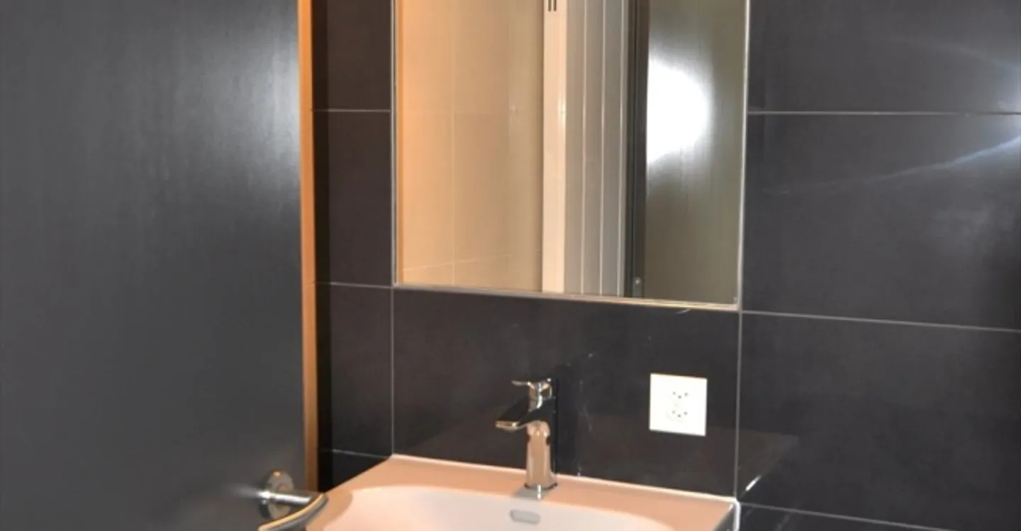 Commercial Space 1 Room - Photo 4 of 13