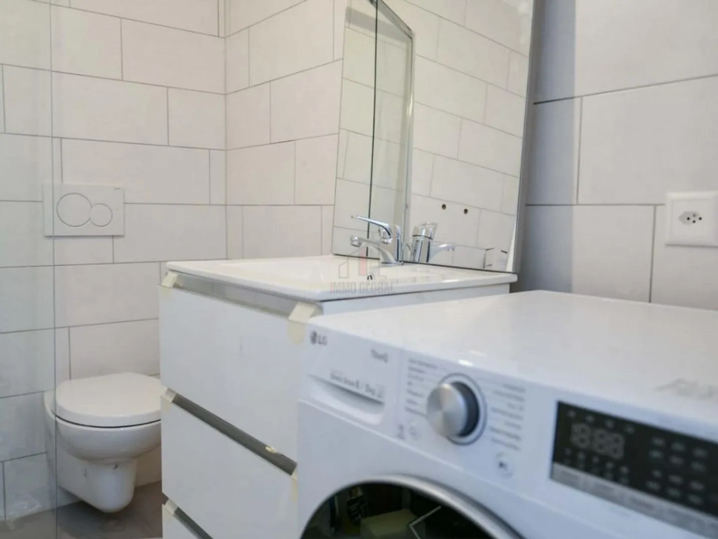 Welcoming Three-Room Apartment with Terrace in San Pietro di Stabio - Photo 7 of 10