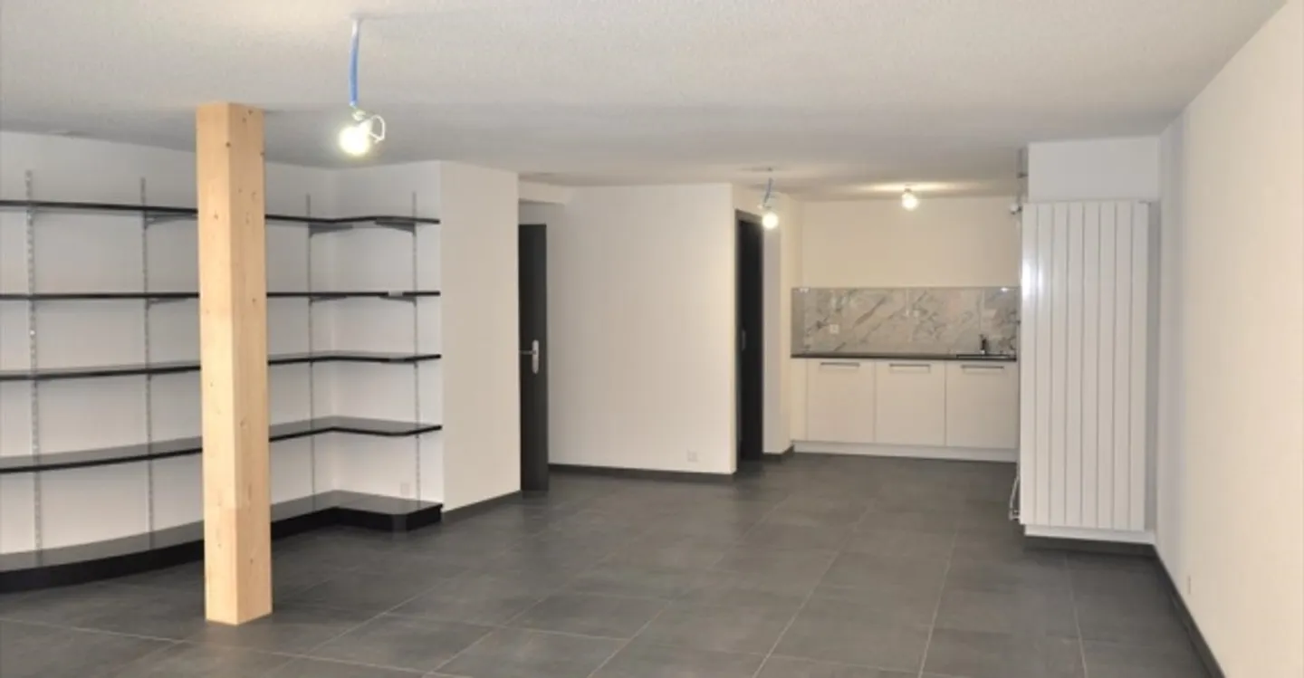 Commercial Space 1 Room - Photo 1 of 13