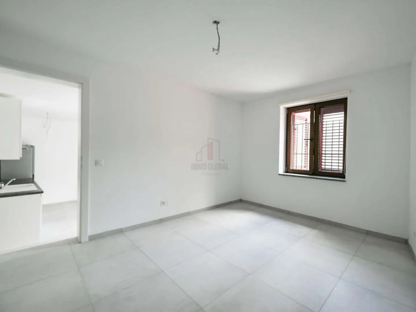 Welcoming Three-Room Apartment with Terrace in San Pietro di Stabio - Photo 8 of 10