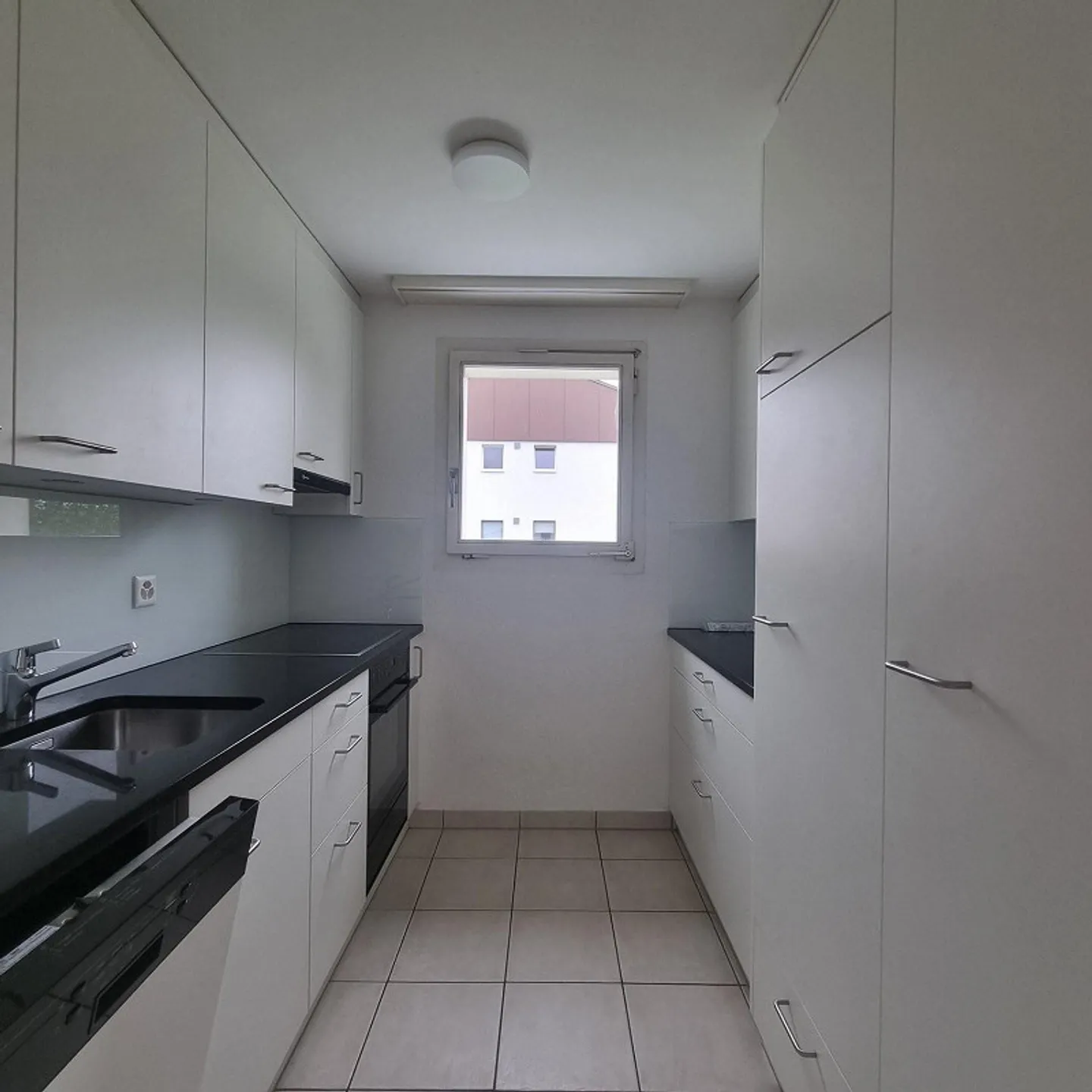 Helle 4.5-Zimmerwohnung mit Aussicht - Foto 2 von 9