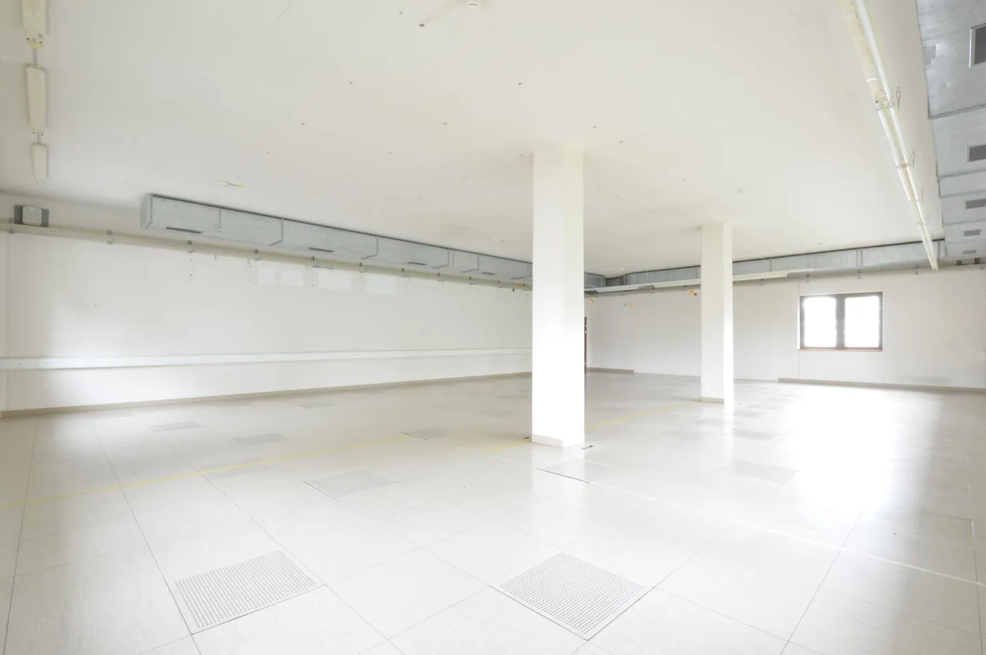 Uffici e studi di diverse dimensioni (39, 188, 298 m²) nel centro di Frauenfeld - Foto 4 di 8