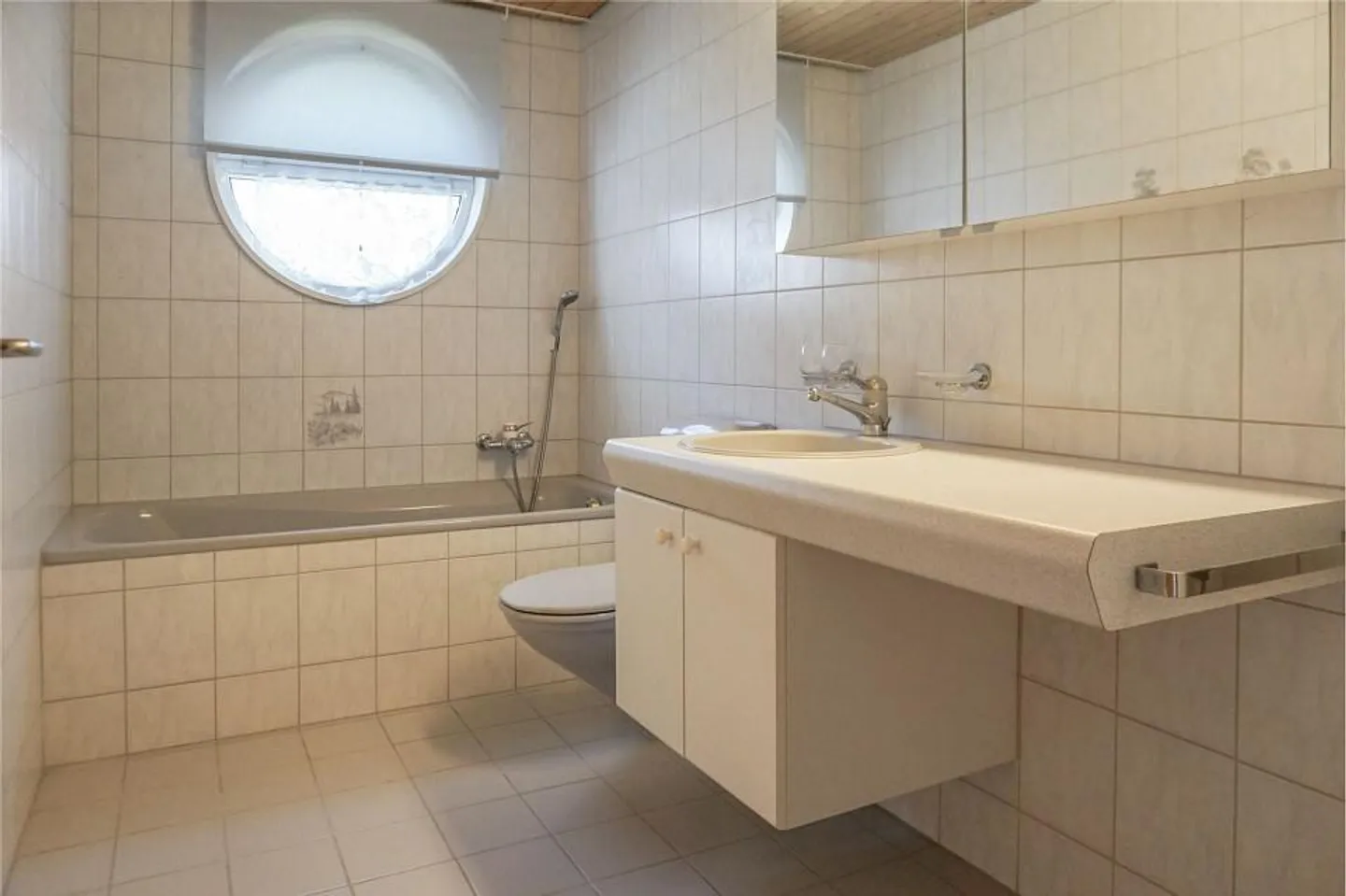 Appartamento familiare affascinante con sala hobby e posto auto - Foto 8 di 10