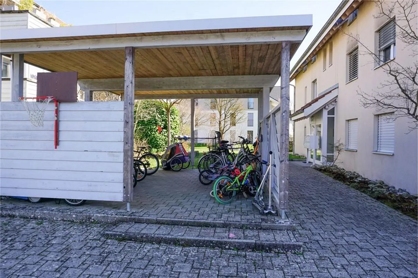 Appartamento familiare affascinante con sala hobby e posto auto - Foto 10 di 10