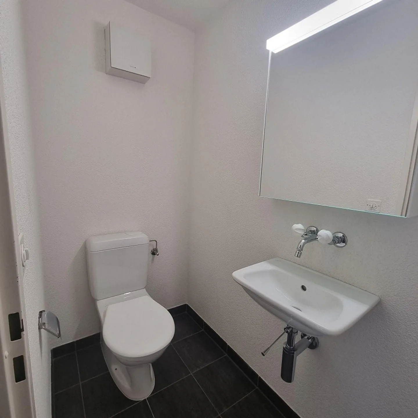 Helle 4.5-Zimmerwohnung mit Aussicht - Foto 8 von 9