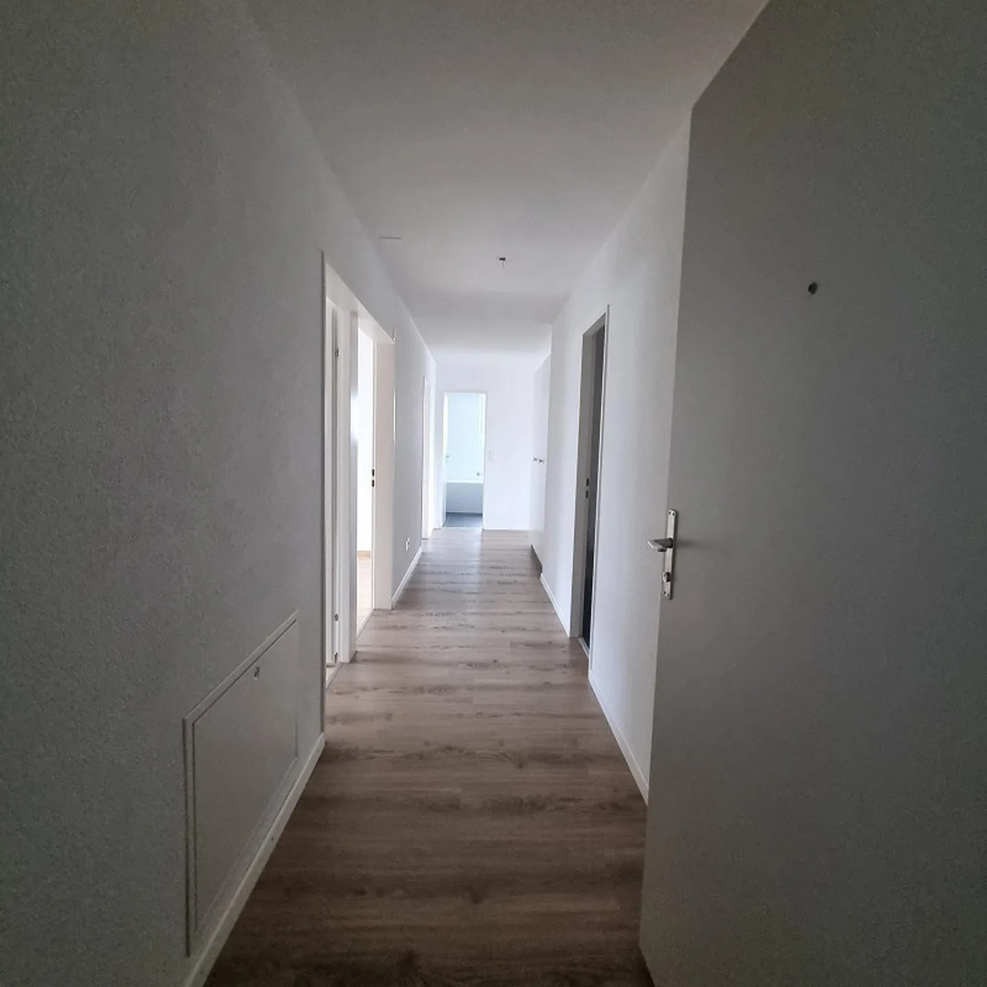 Helle 4.5-Zimmerwohnung mit Aussicht - Foto 9 von 9