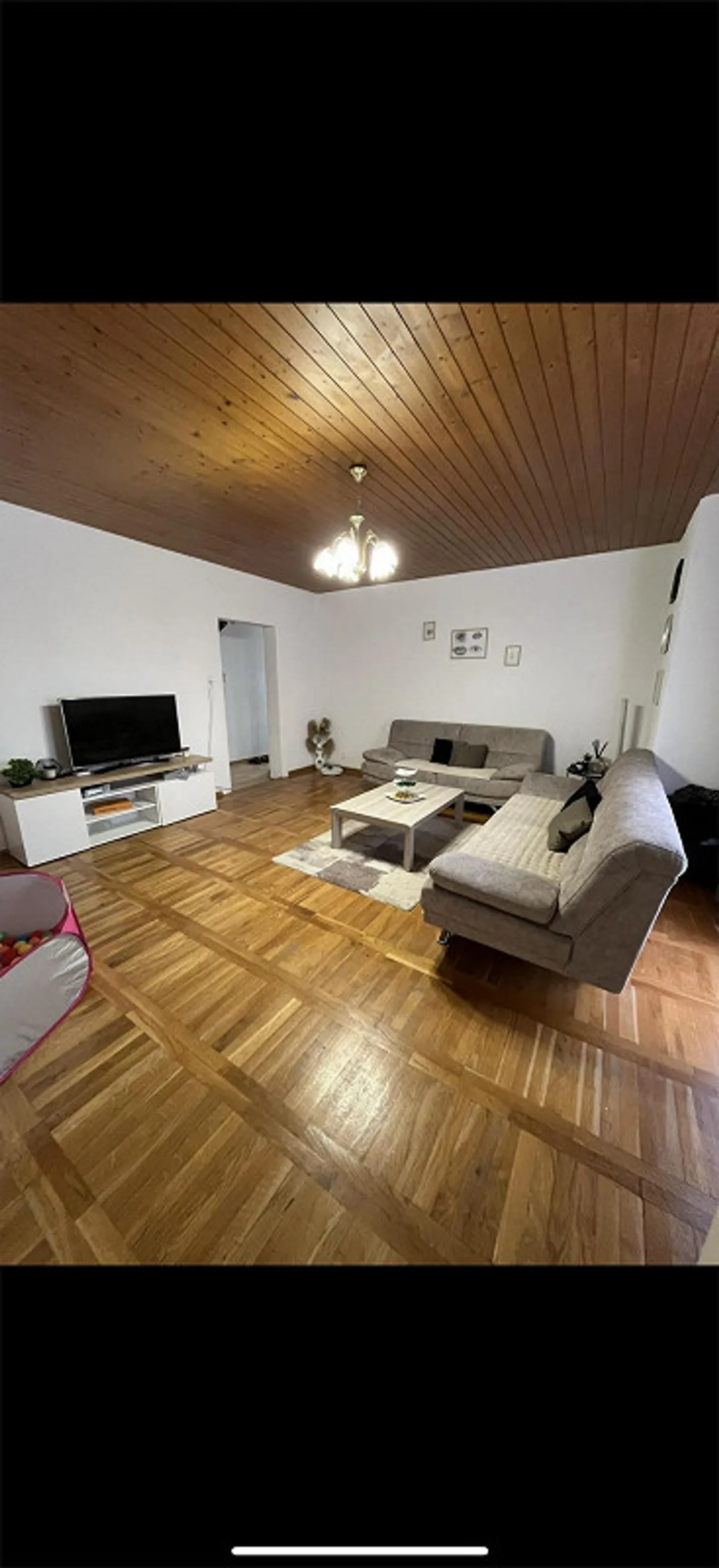 Appartamento di 4,5 stanze a Neuhausen Am Rheinfall - Foto 2 di 8