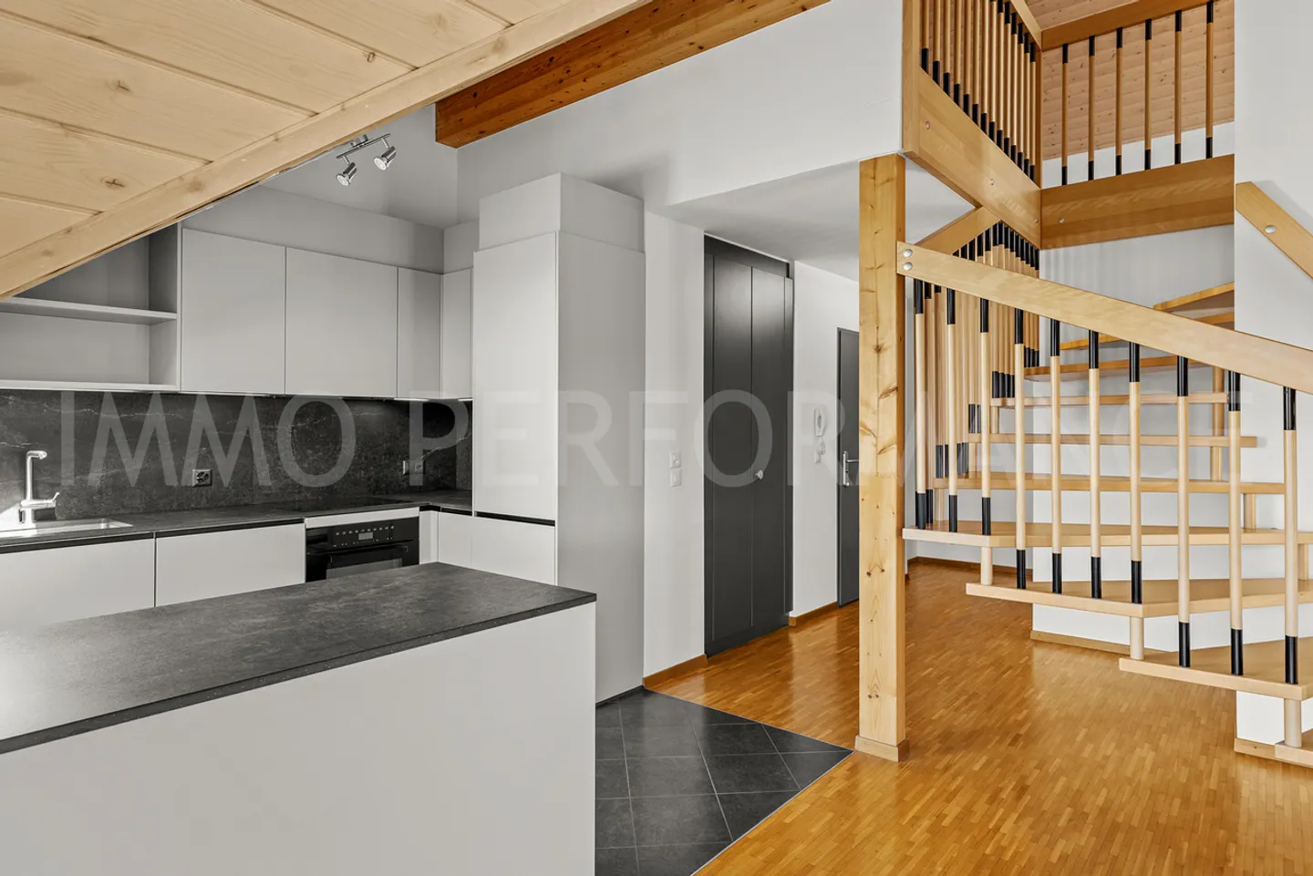 Attique Duplex avec Mezzanine - Photo 2 sur 11