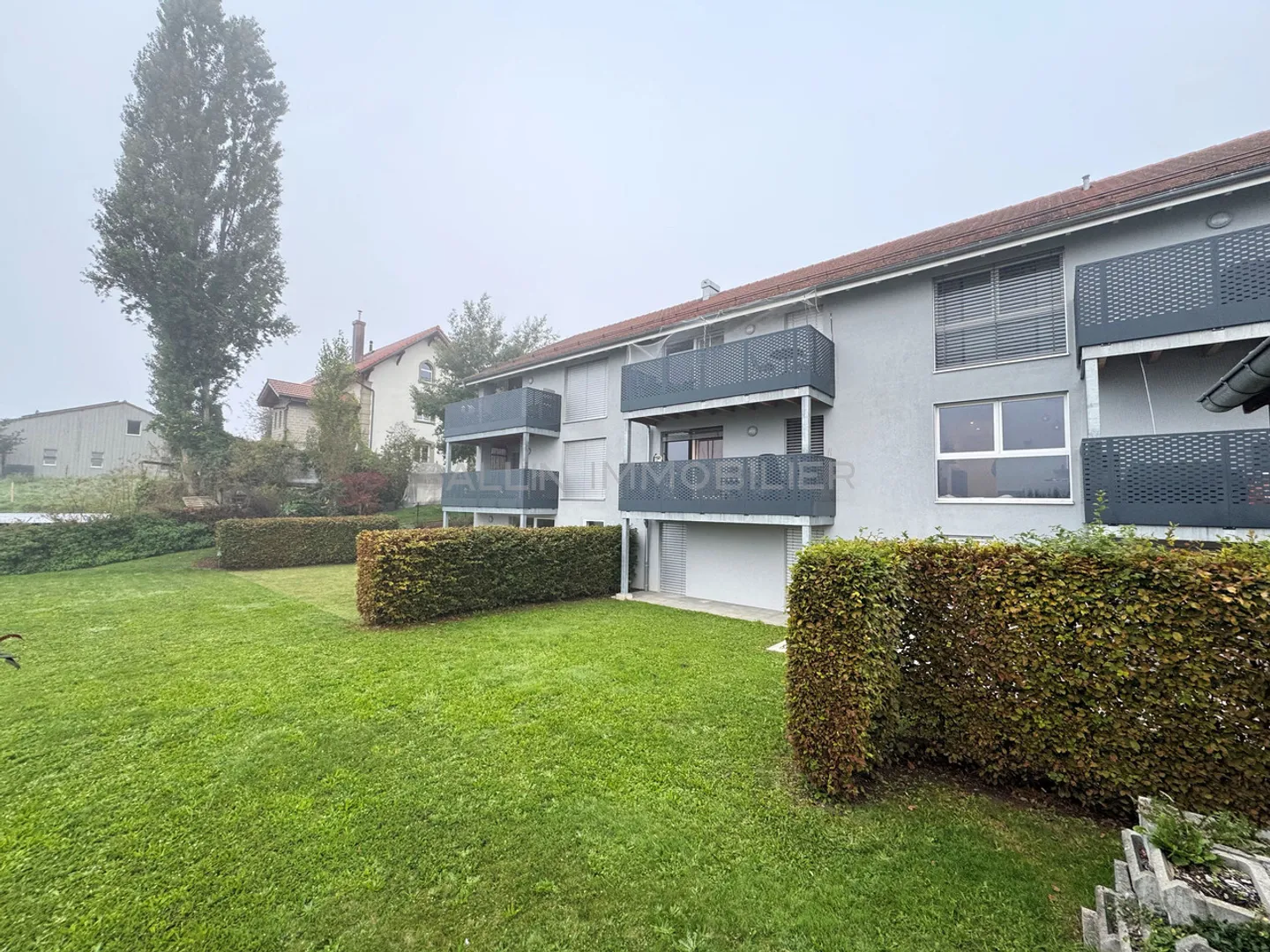 Spacious 2-room apartment with an outdoor parking space - Photo 1 of 5