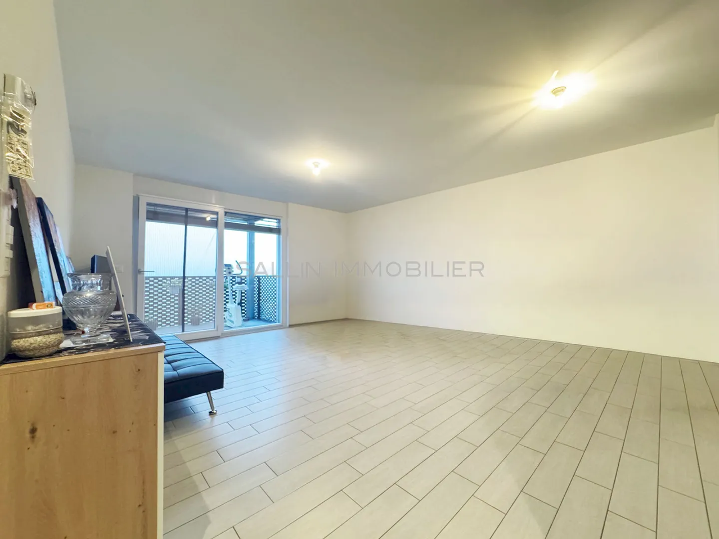 Spacious 2-room apartment with an outdoor parking space - Photo 2 of 5