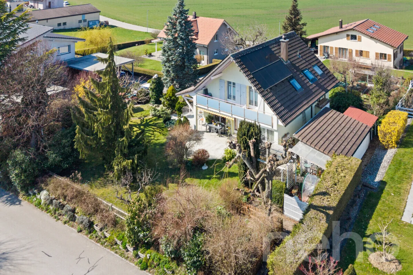 Spacious Family Home with Garden - Photo 1 of 13