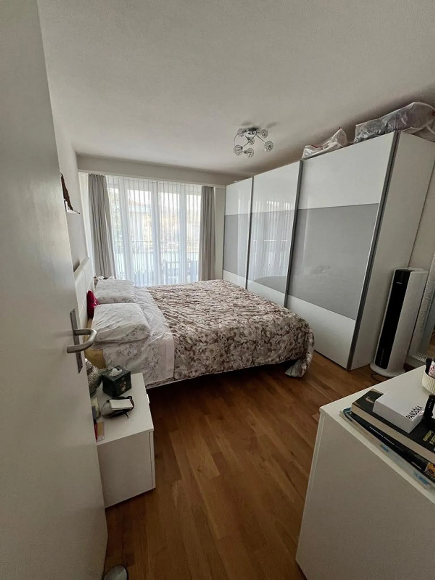 Appartamento luminoso vicino al centro del villaggio di Dübendorf - Foto 9 di 11