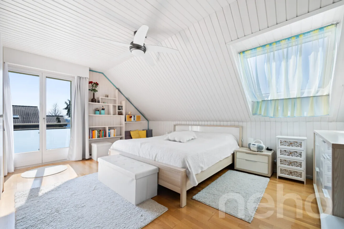 Spacious Family Home with Garden - Photo 8 of 13
