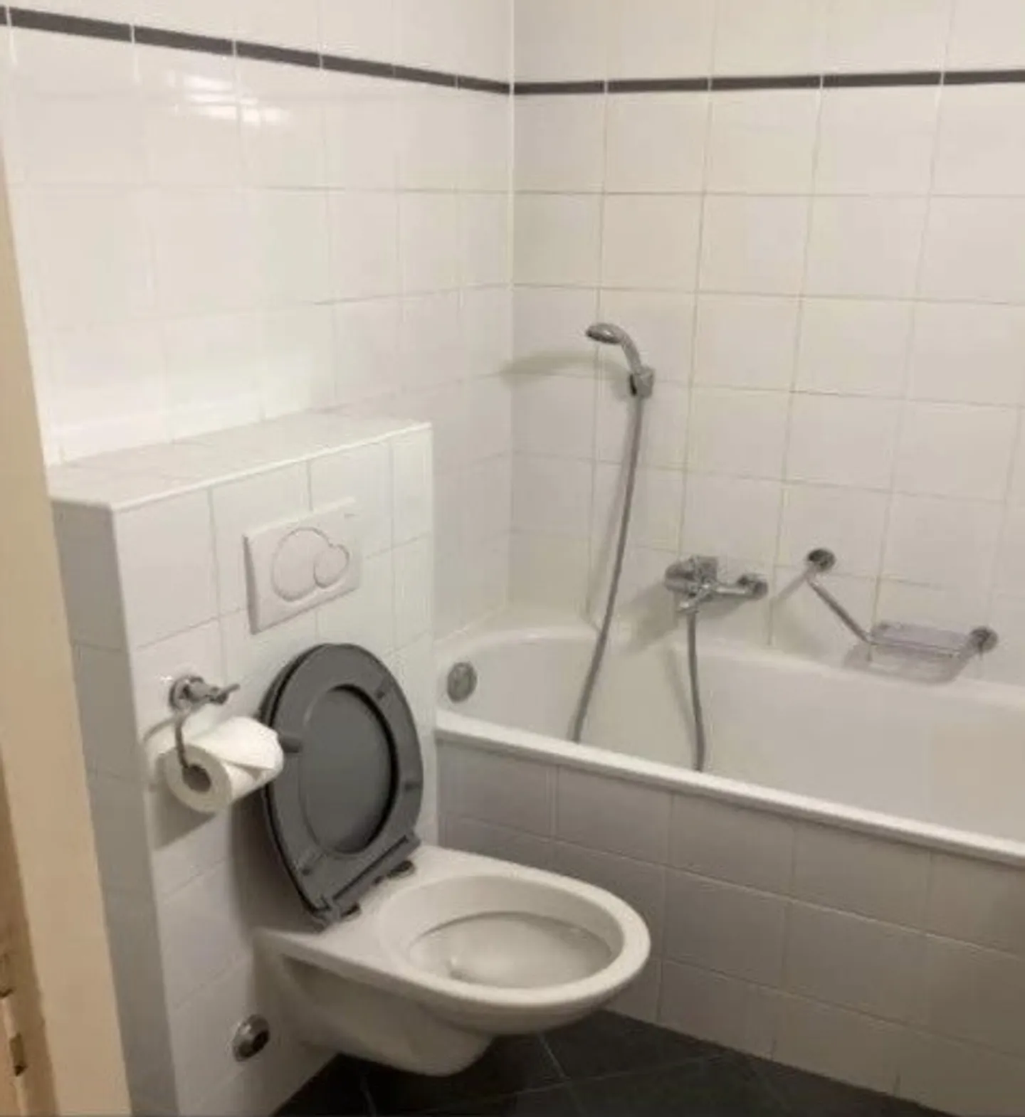 Studio situé à Vernier - Photo 3 of 3