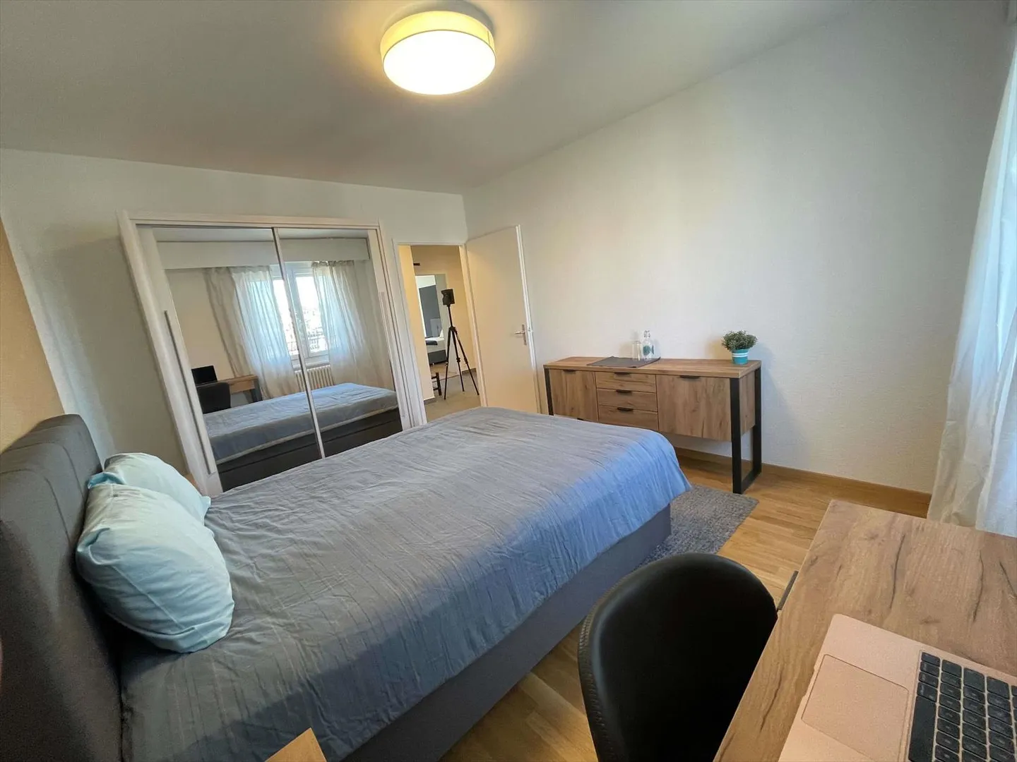 Chambre 1 pièce - Photo 1 sur 24