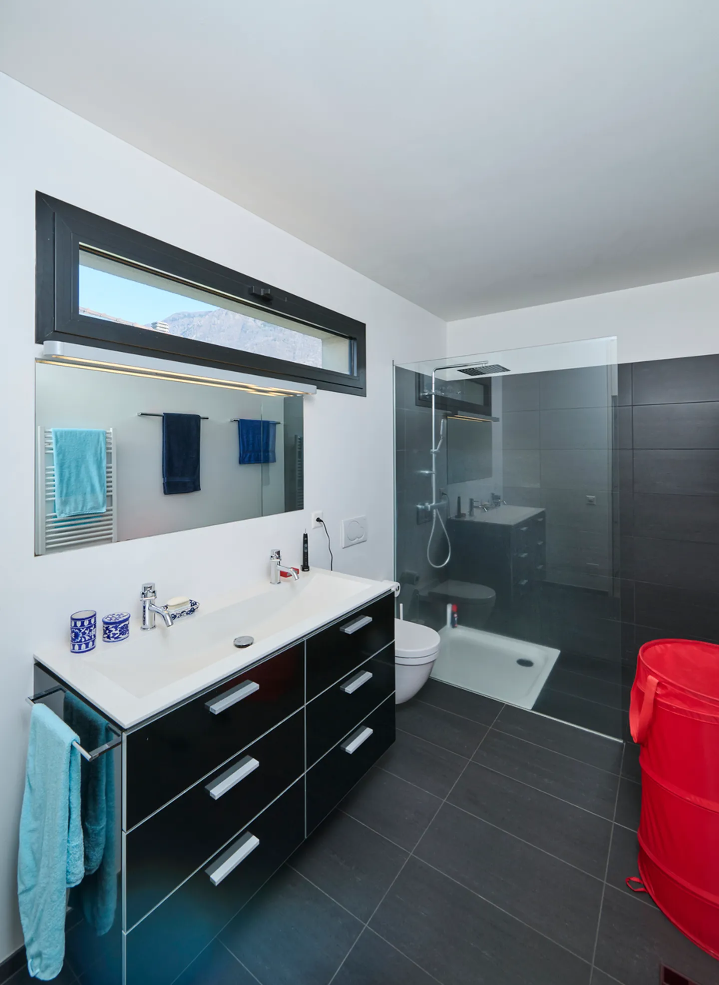 Outstanding modern villa near the center of Bellinzona - Photo 12 of 15