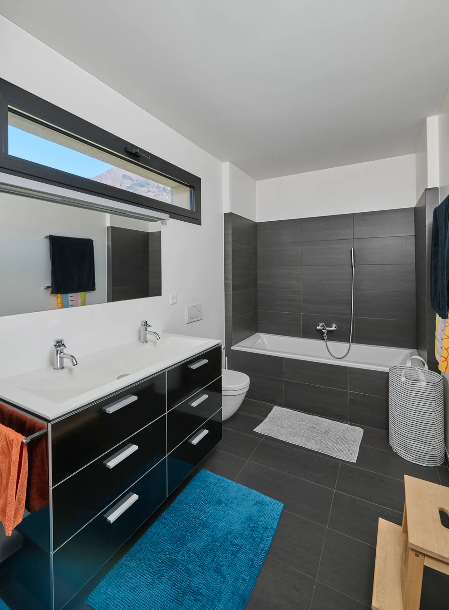 Outstanding modern villa near the center of Bellinzona - Photo 14 of 15