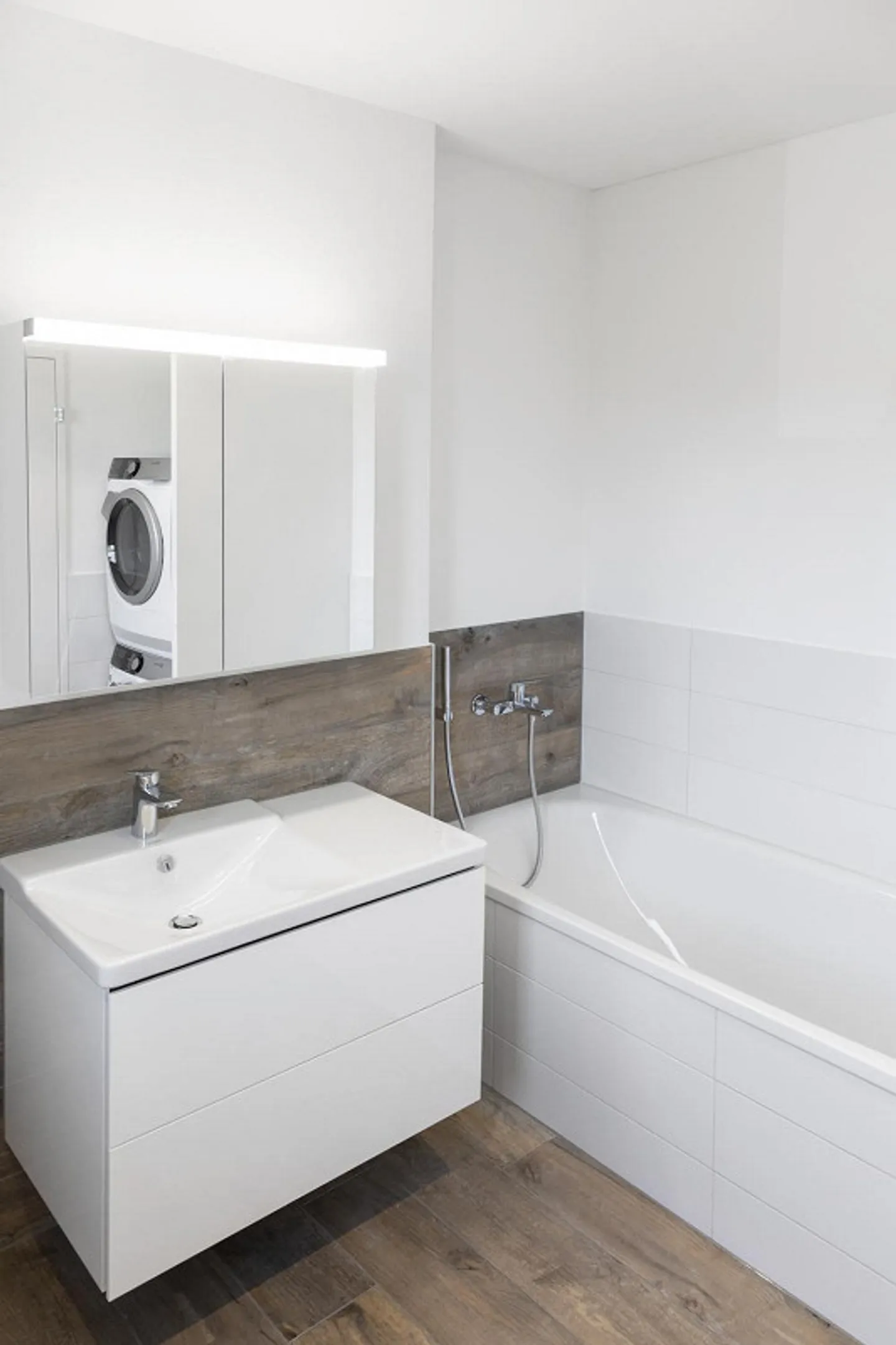 Beautiful modern apartment - Photo 6 of 7