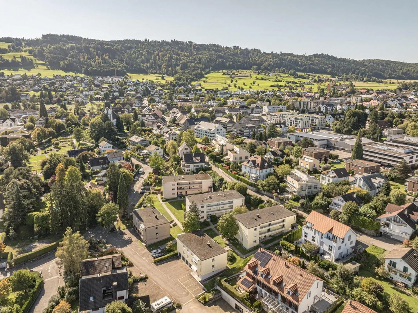 Multi-family houses in a central location - Photo 3 of 8