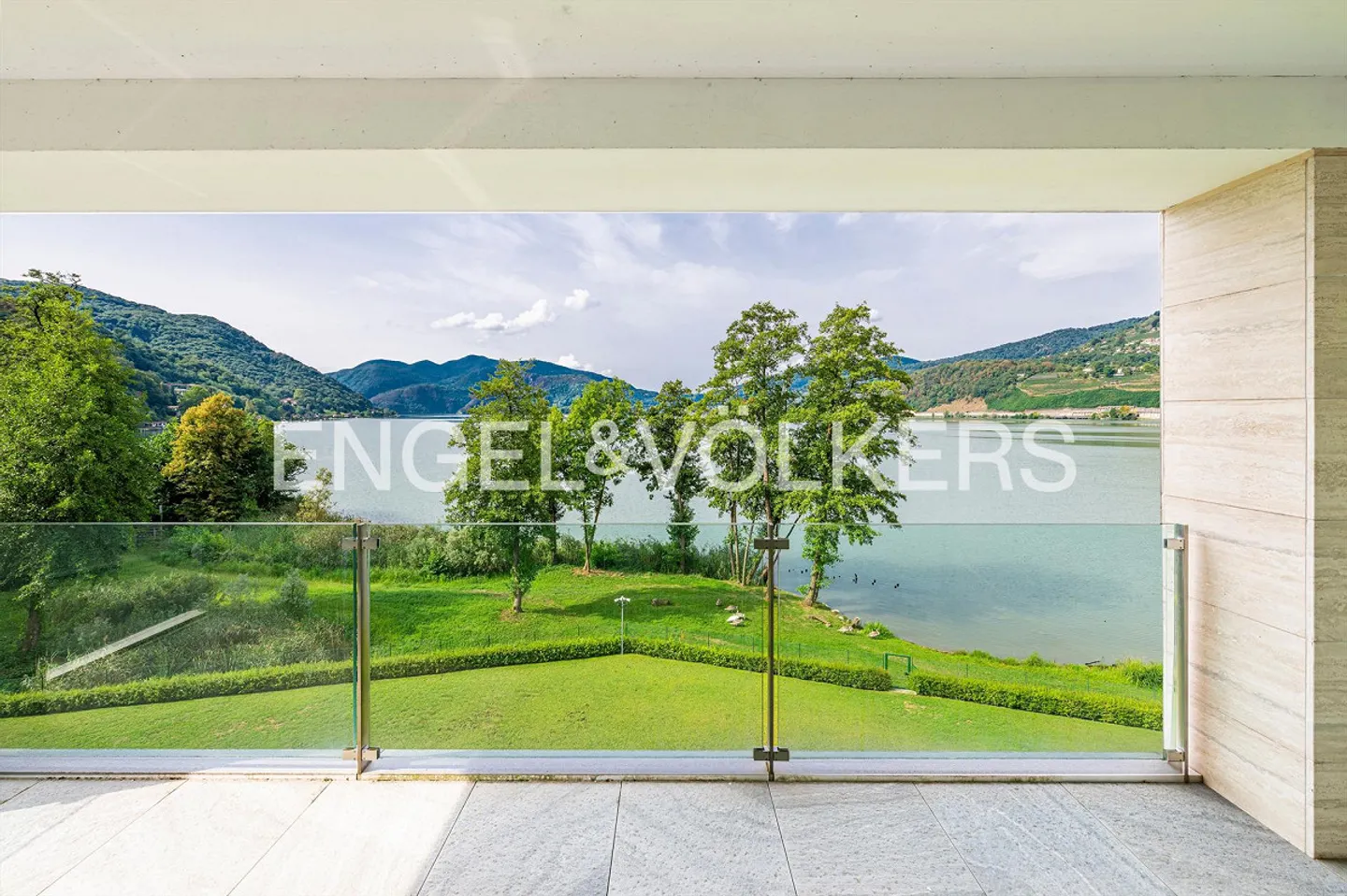 Residenza prestigiosa direttamente sul lago - Foto 2 di 12