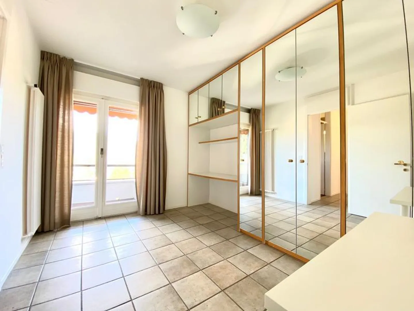 4.5-ROOM APARTMENT IN A RESIDENCE DIRECTLY ON THE LAKE - Photo 6 of 10