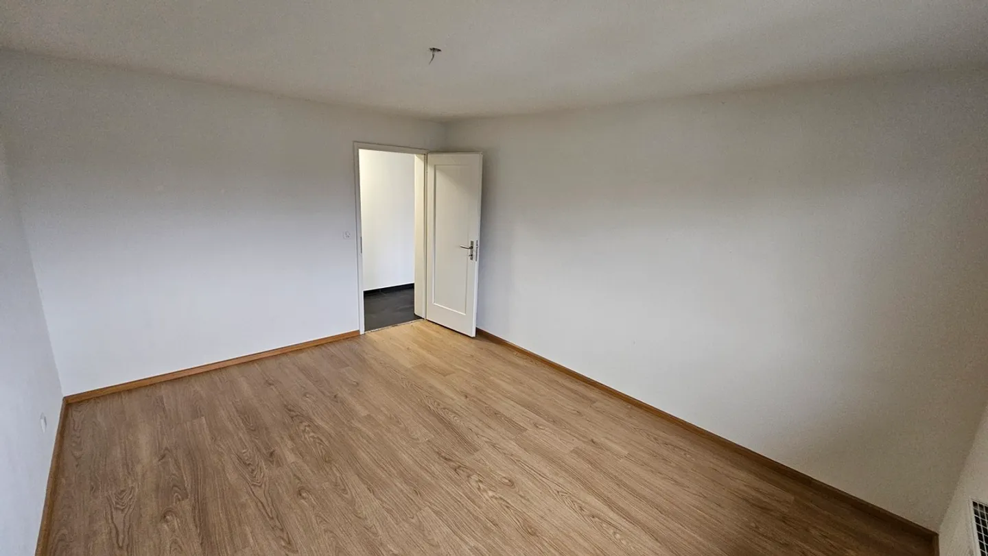 Bright 3-room apartment with large terrace - Photo 8 of 11