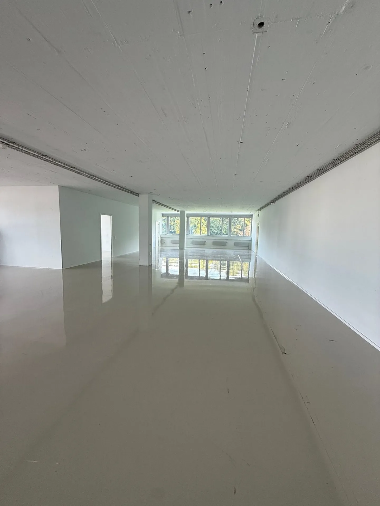 Vielseitige Gewerbefläche/n in Kloten zu vermieten - Foto 1 von 9