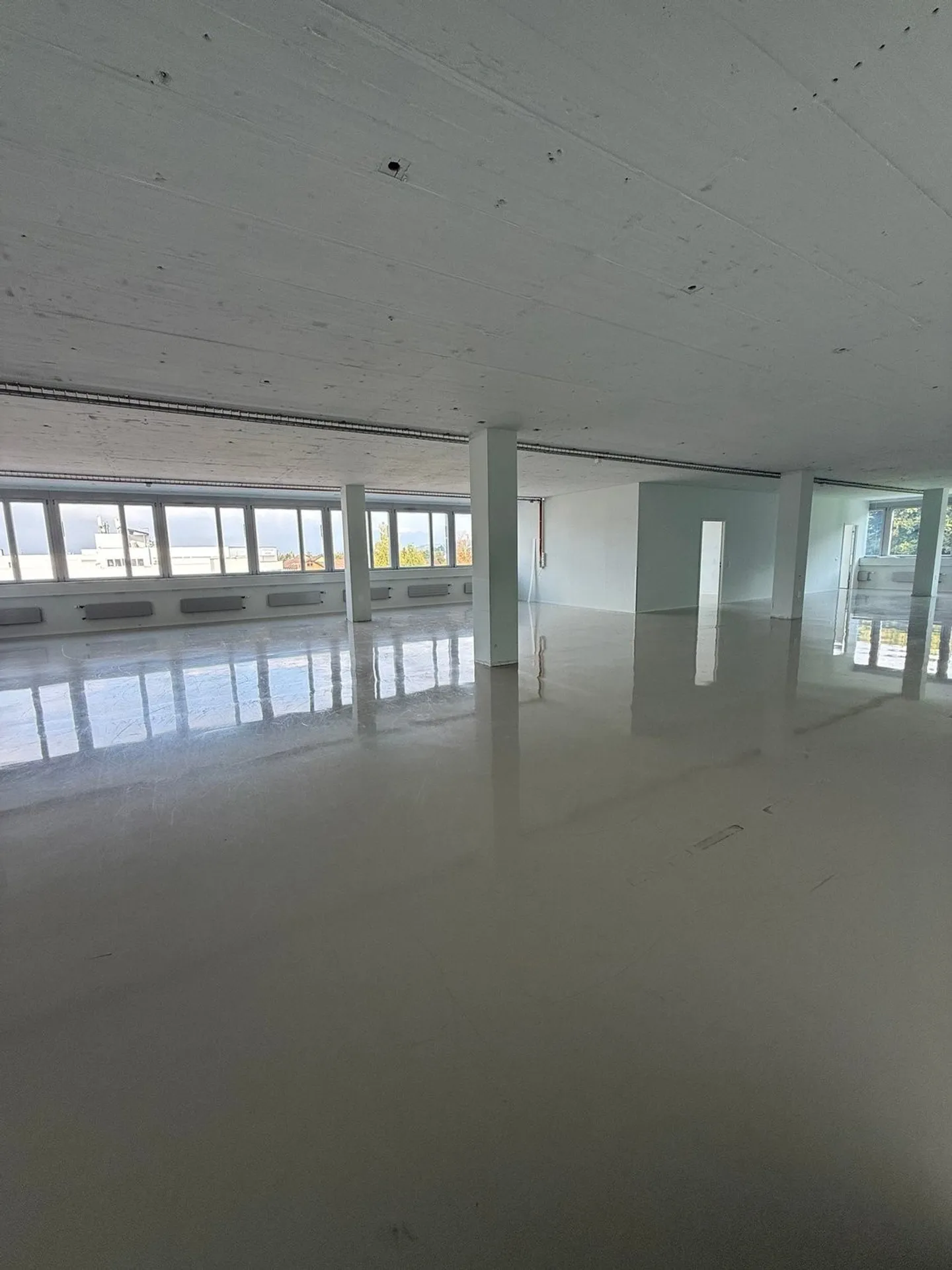 Vielseitige Gewerbefläche/n in Kloten zu vermieten - Foto 2 von 9