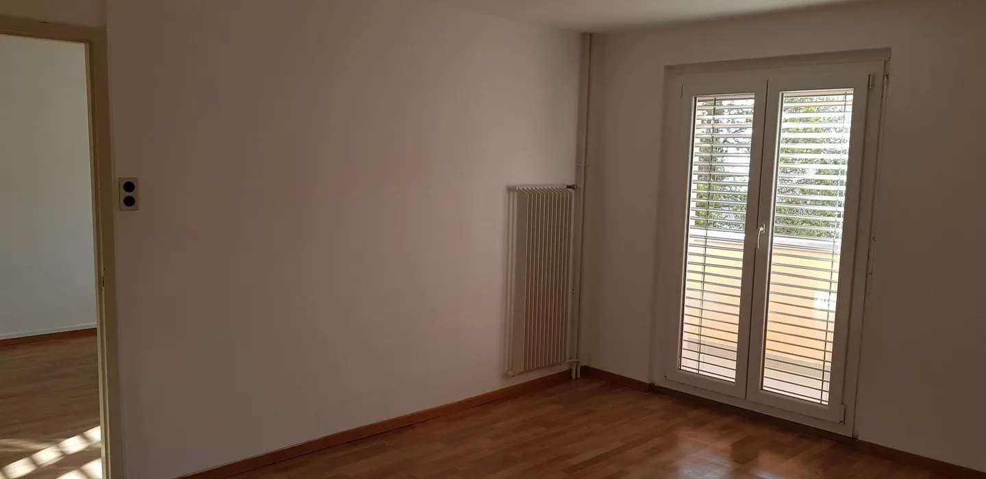 APPARTEMENT DE 2 PIECES AVEC BALCON - Photo 2 sur 6