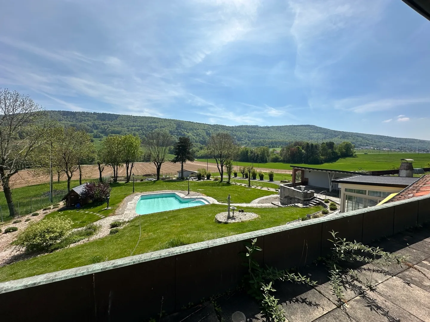 Belle villa avec piscine et beaucoup de terrain éventuellement avec jardin et restaurant - Photo 1 sur 20