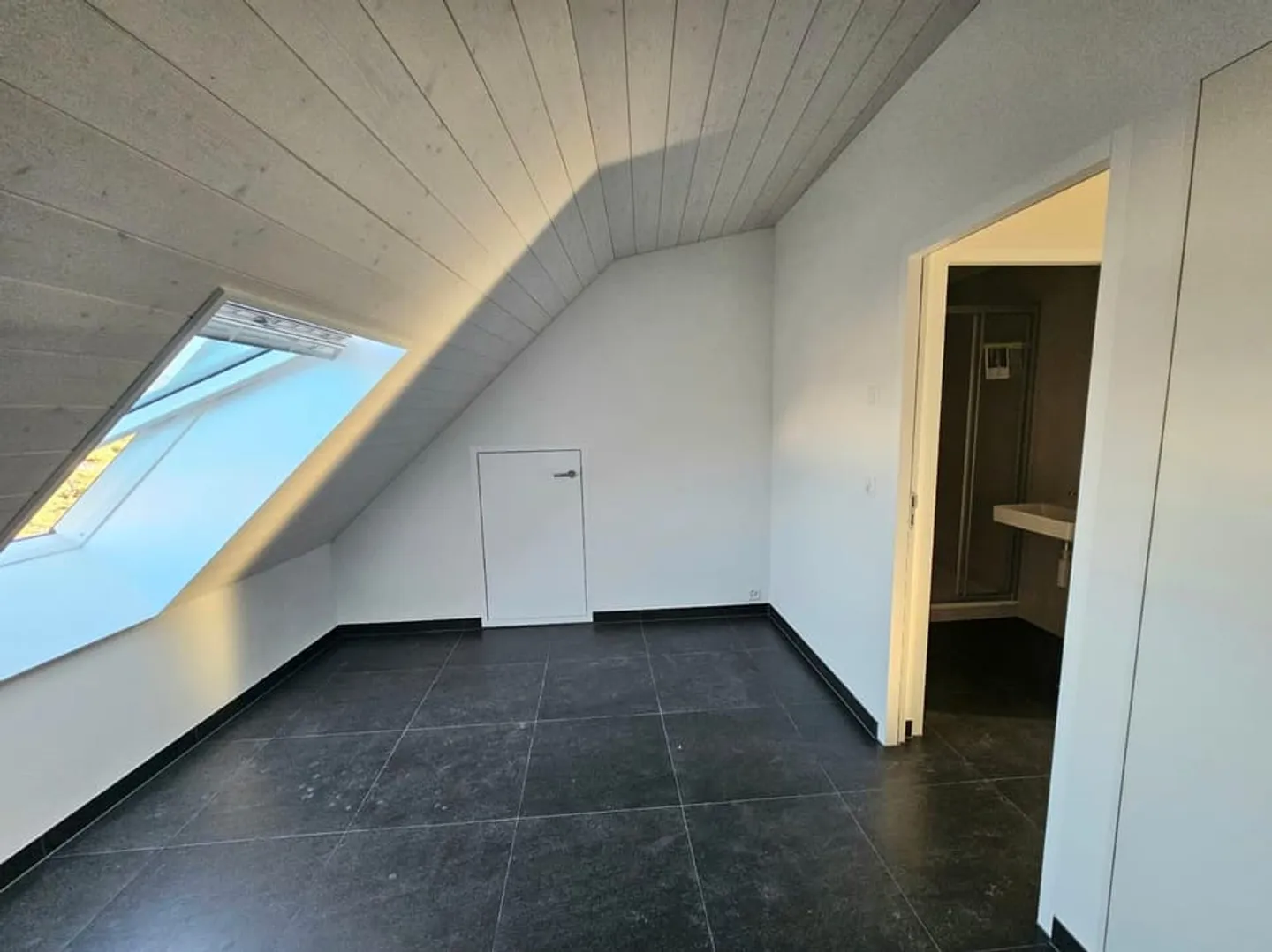 Appartement sous les toits à Yverdon - Photo 4 sur 5
