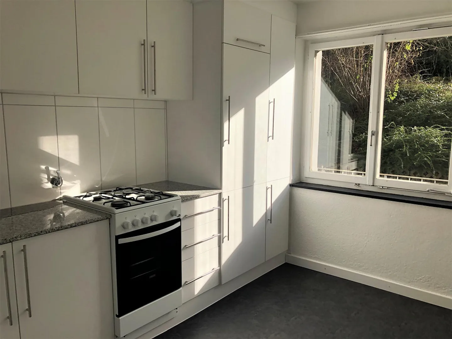 Central and quiet apartment - Photo 4 of 6