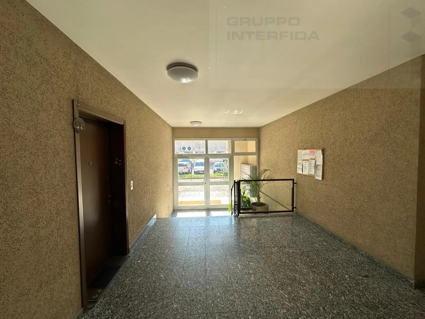 APPARTAMENTO LUMINOSO DI 4,5 STANZE AL TERZO PIANO - Foto 4 di 8