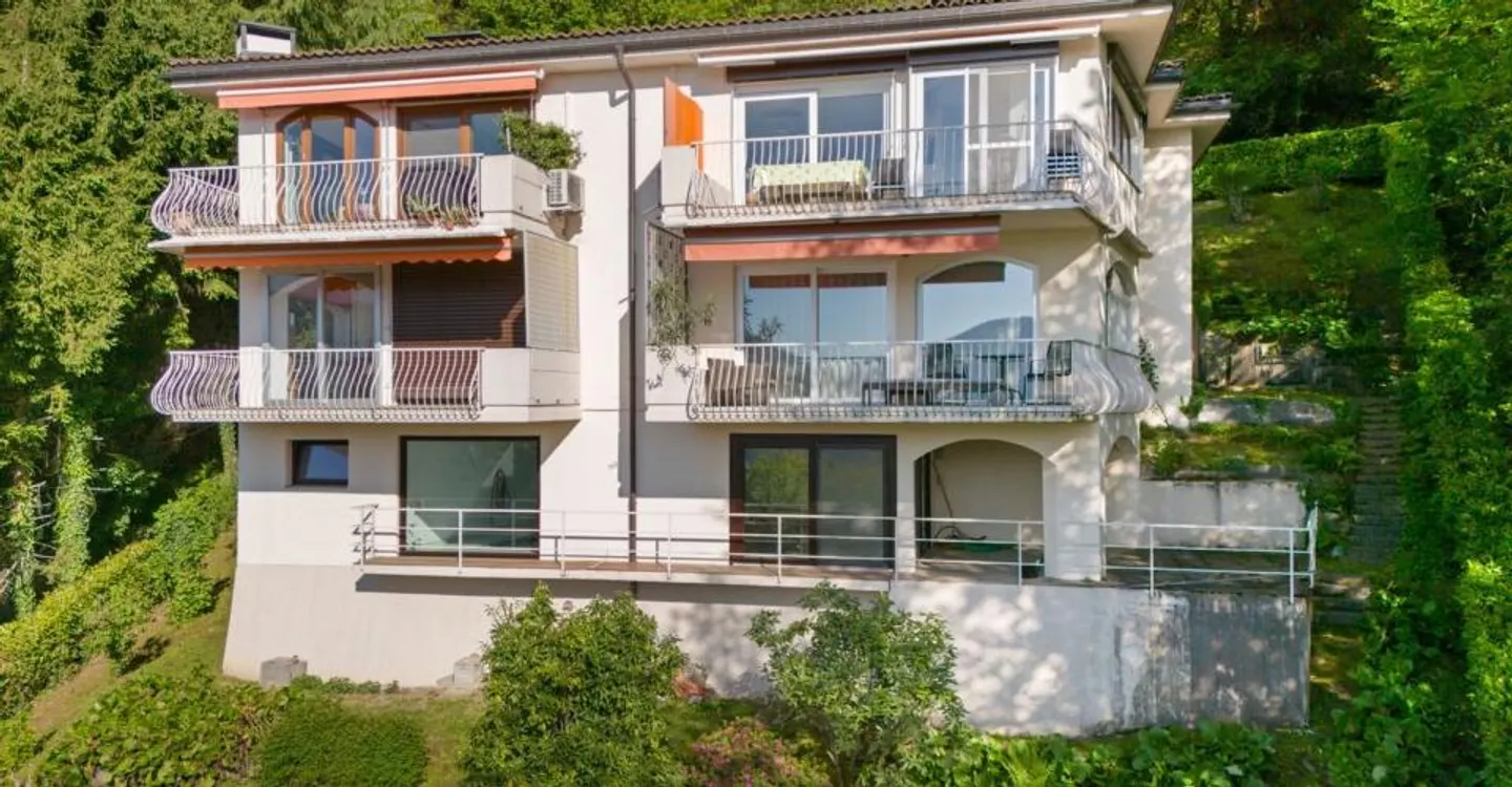 Montagnola – APPARTAMENTO ESCLUSIVO DI 3,5 STANZE IN UNA VILLA CON SOLI 4 UNITA', UN'OASI DI DESIGN NEL VERDE - Foto 1 di 12
