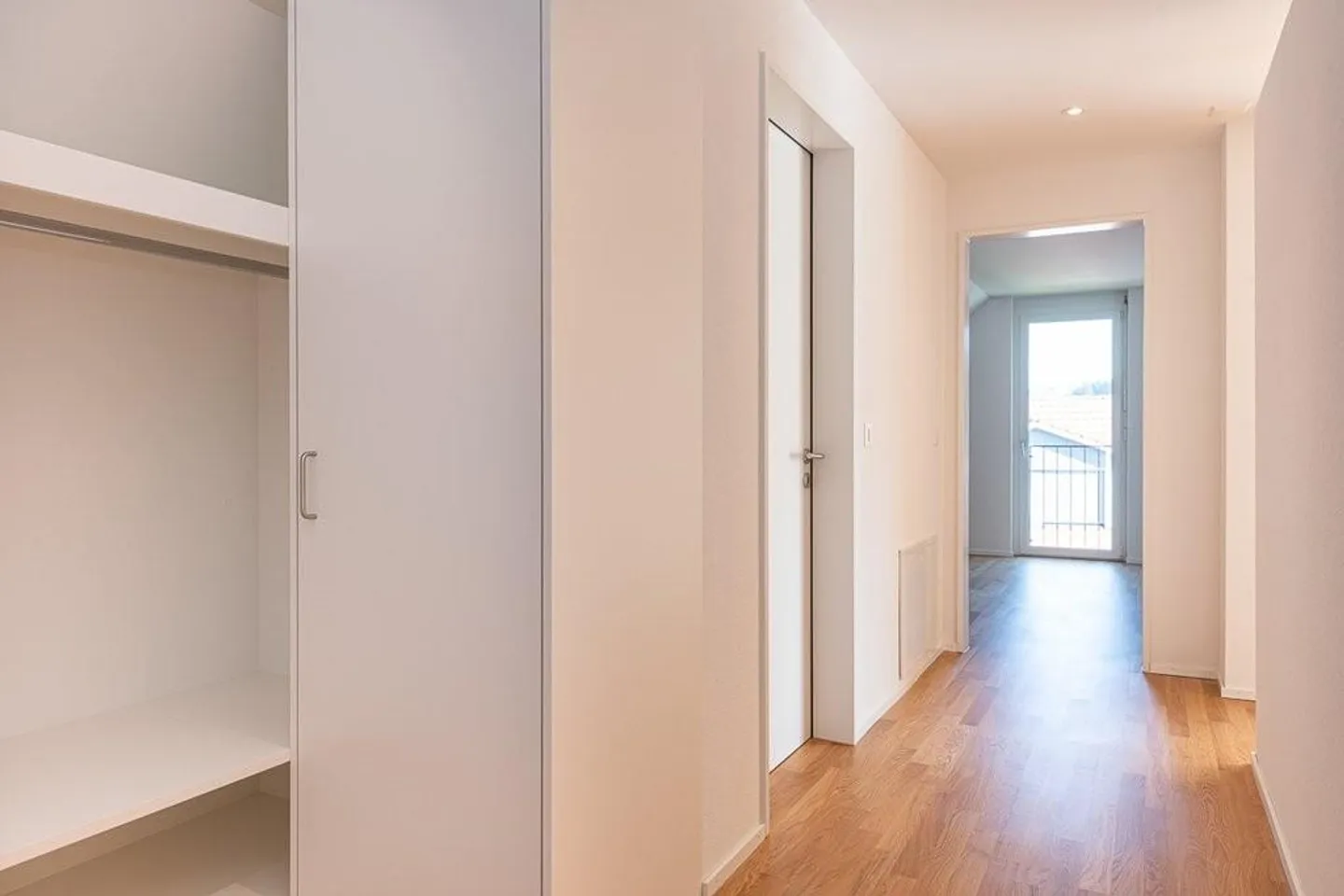 Moderne Wohnung in Rossrüti - Foto 9 von 10