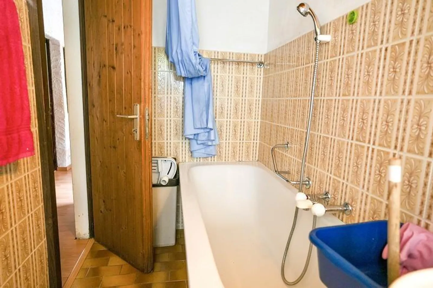 Chalet 4 1/2 locali in una posizione molto tranquilla e soleggiata con vista - Foto 15 di 33